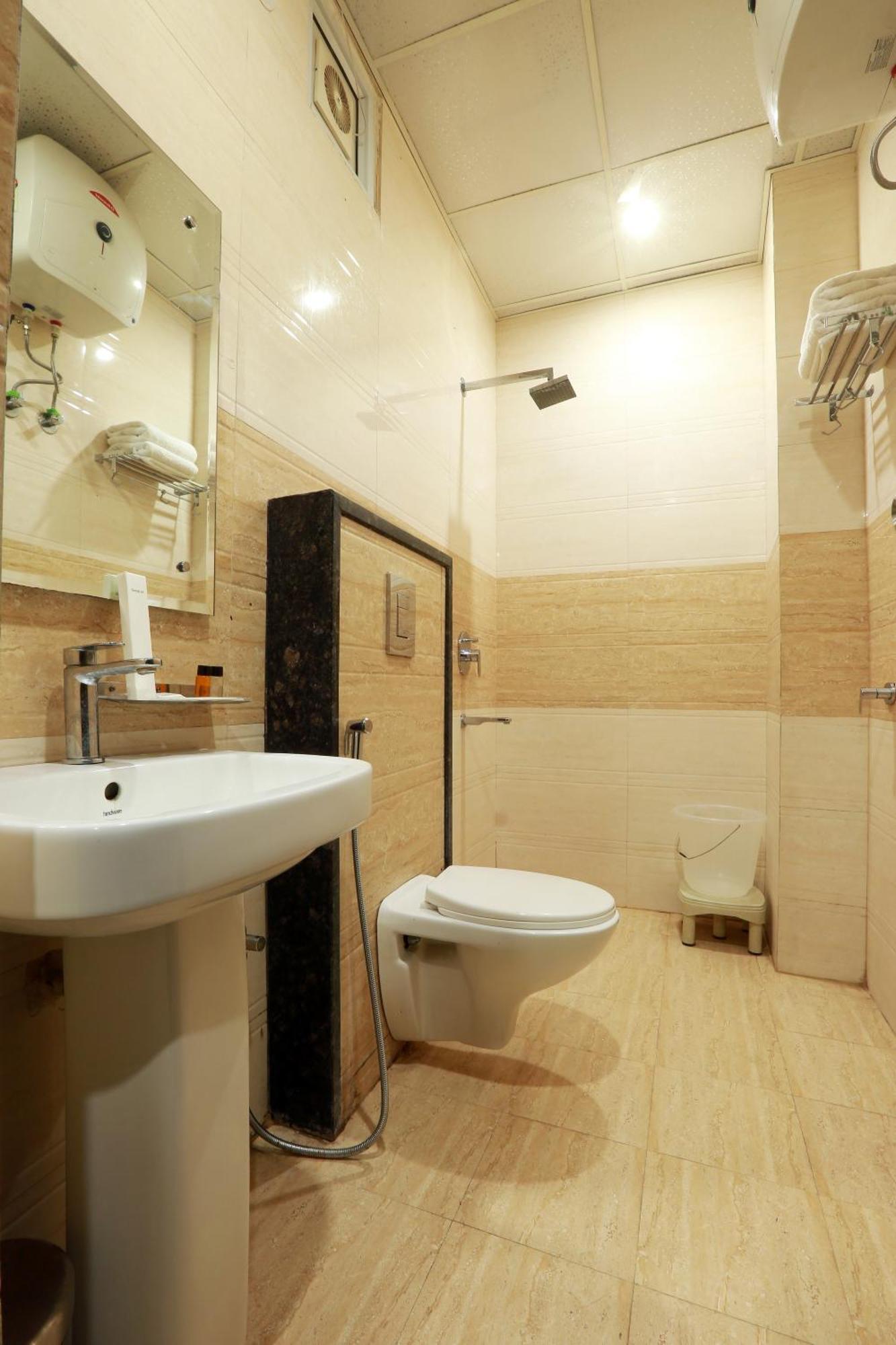 Airport Delhi Aerocity Inn Plaza Yeni Delhi Dış mekan fotoğraf